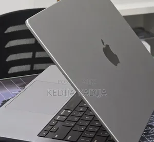 New Laptop Apple MacBook Pro 2024 M3 8GB Apple M3 SSD 512GB