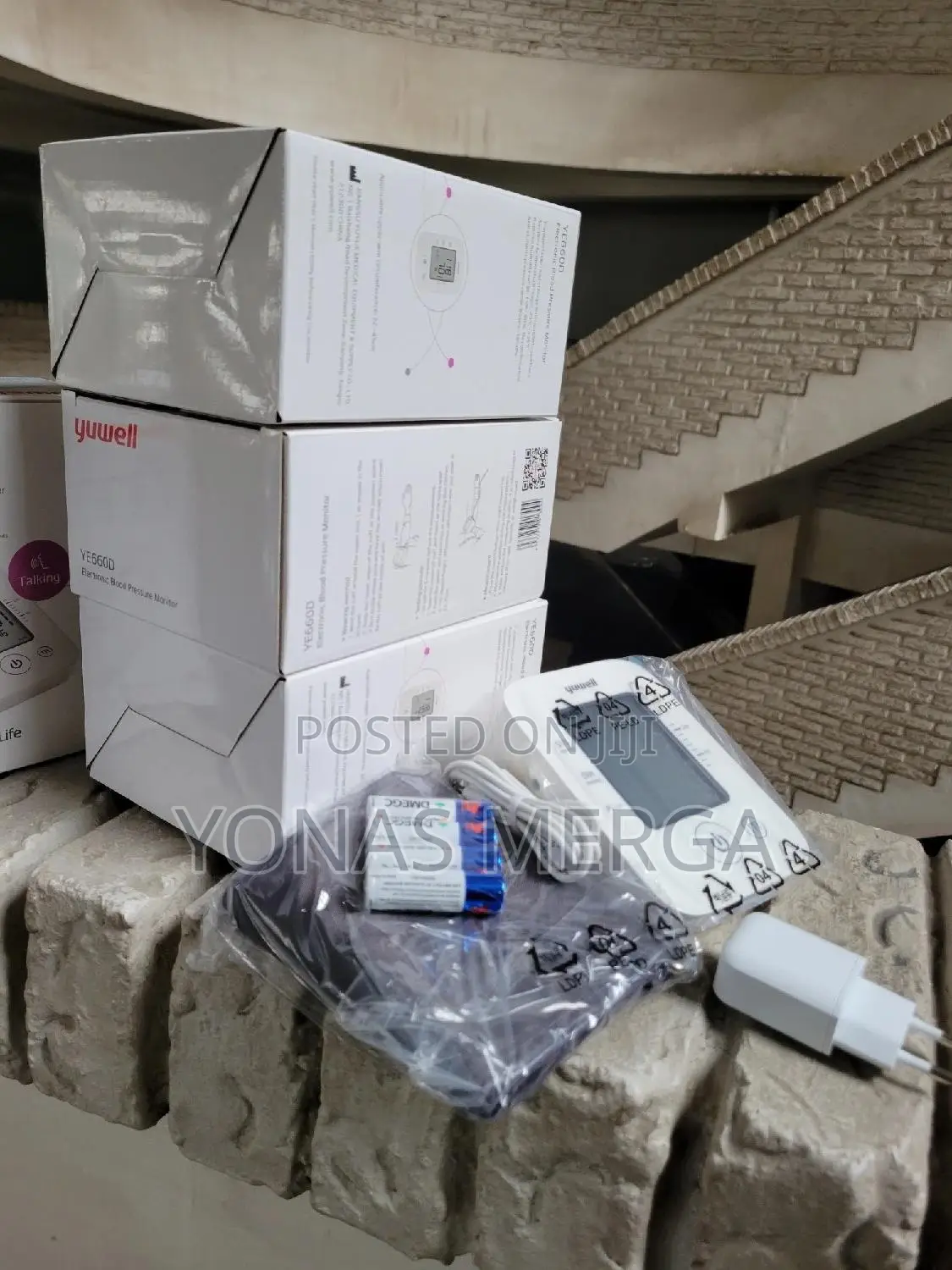 Electrical Blood Pressure Monitor鋆発usb Round Hole
Power Supply:Adapter