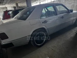Mercedes-Benz 230E 1991 White