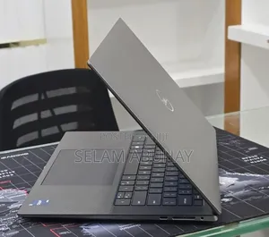 New Laptop Dell XPS 15 16GB Intel Core i7 SSD 1T