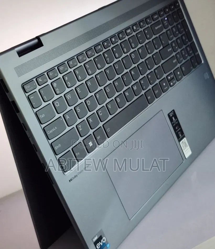 New Laptop Lenovo Yoga 7i 16GB Intel Core i7 SSD 512GB