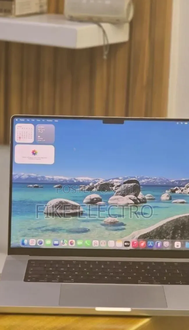 New Laptop Apple MacBook Pro 2021 M1 32GB Apple M1 Pro SSD 512GB