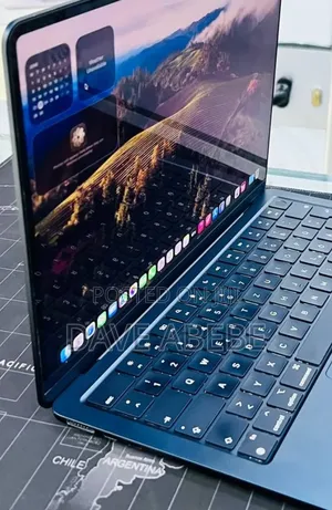 New Laptop Apple MacBook Air 2022 M2 16GB Apple M1 SSD 512GB