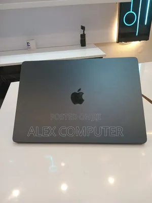 New Laptop Apple MacBook Air 2024 M3 8GB Apple M3 SSD 256GB
