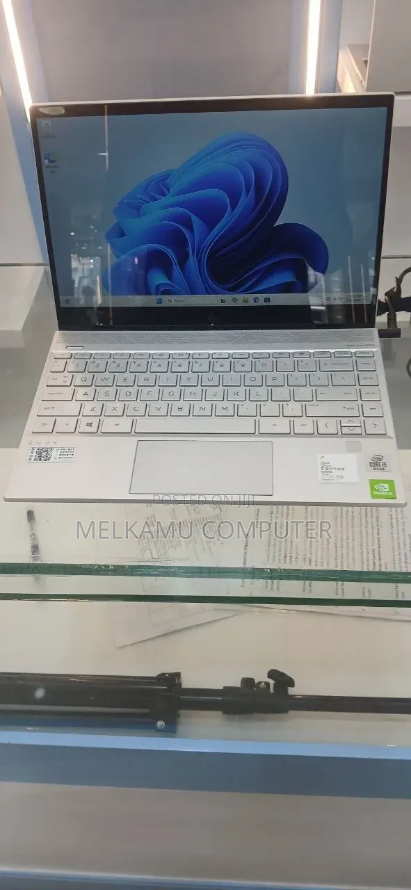 New Laptop HP Envy 14 8GB Intel Core i5 SSD 512GB