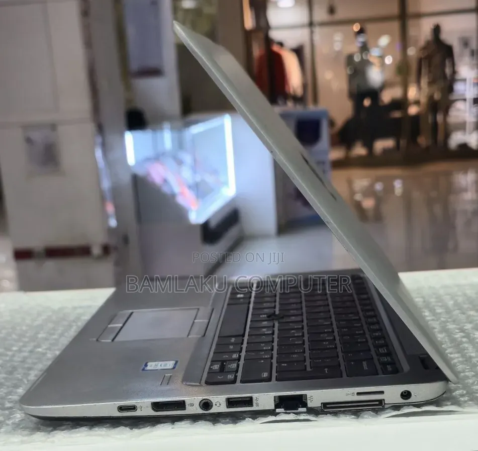 New Laptop HP EliteBook 820 G3 8GB Intel Core i5 HDD 1T