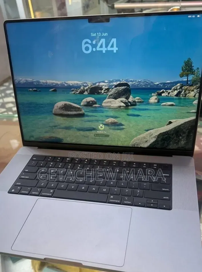 New Laptop Apple MacBook Pro 2021 M1 32GB Apple M1 Pro SSD 512GB