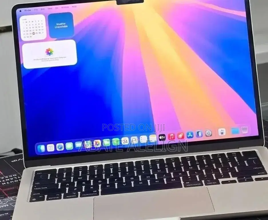 New Laptop Apple MacBook Air 2022 M2 16GB Apple M2 SSD 256GB