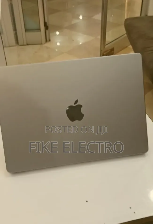 New Laptop Apple MacBook Air 2024 M3 8GB Apple M3 SSD 256GB