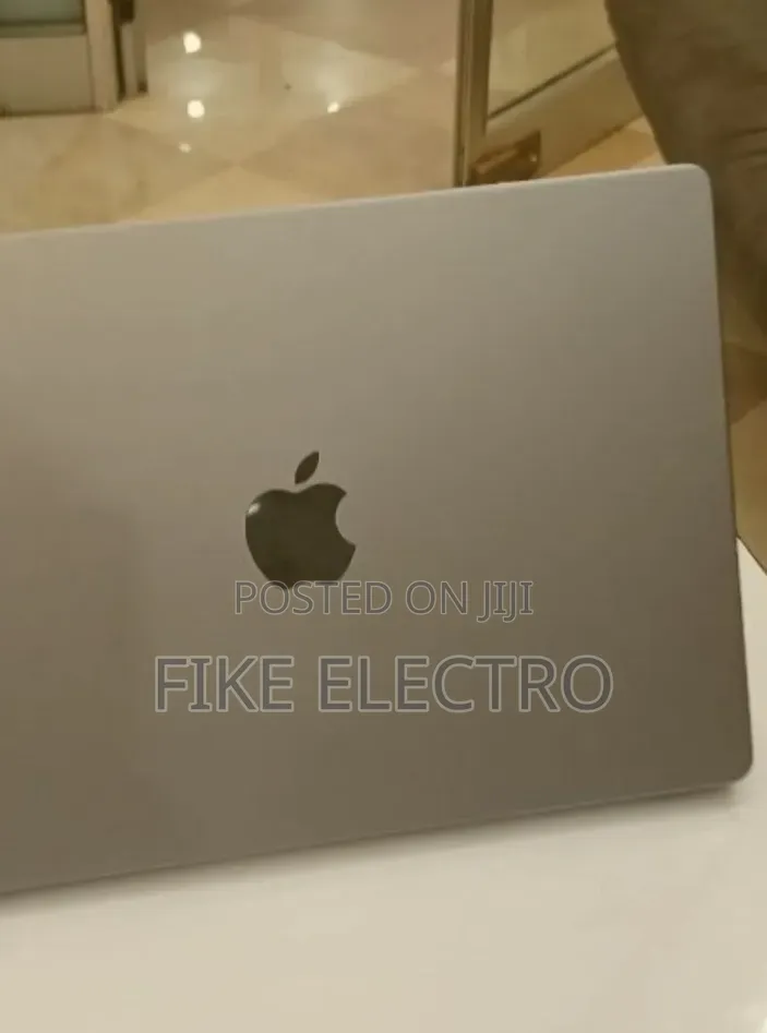 New Laptop Apple MacBook Air 2024 M3 8GB Apple M3 SSD 256GB