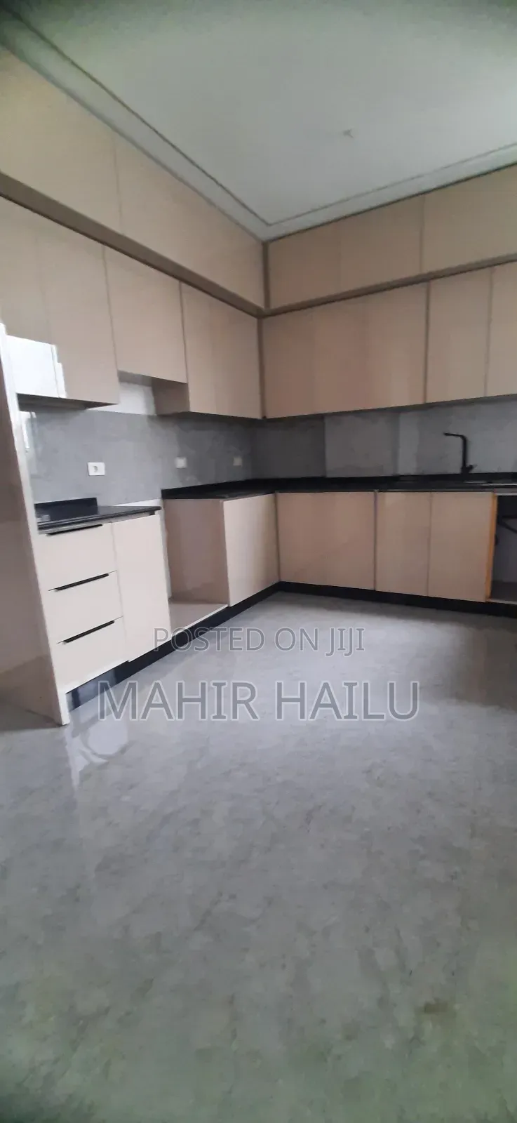 6bdrm House in Real, Bole for rent