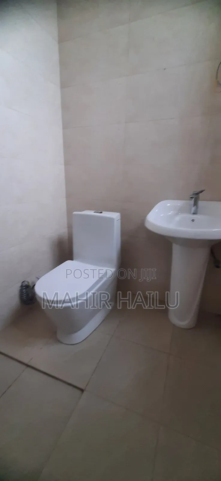 6bdrm House in Real, Bole for rent