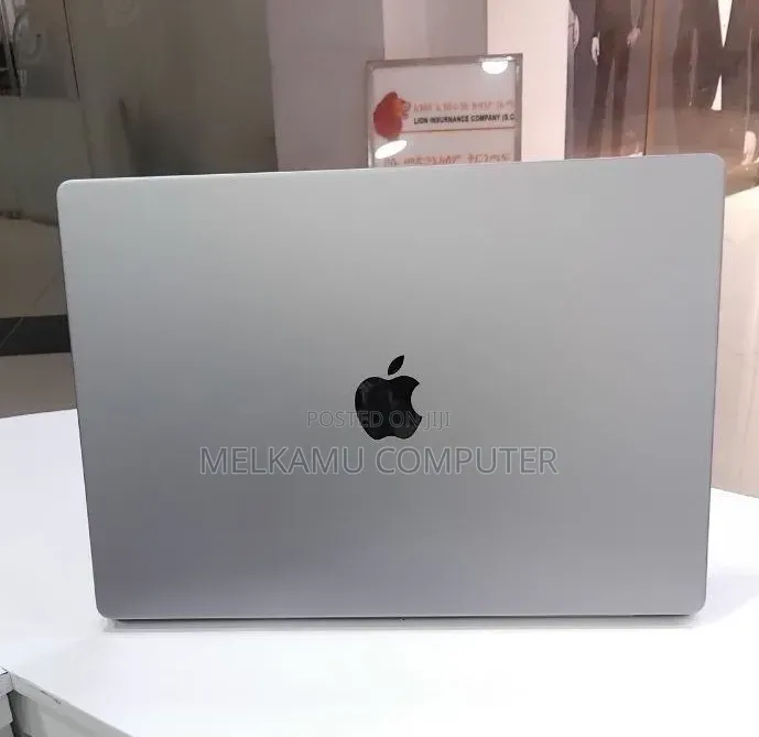 New Laptop Apple MacBook Pro 2021 M1 32GB Apple M1 Pro SSD 1T