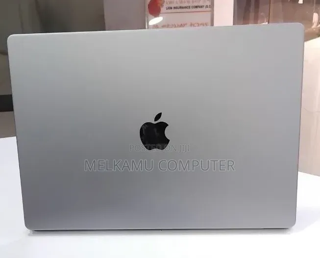 New Laptop Apple MacBook Pro 2021 M1 32GB Apple M1 Pro SSD 1T