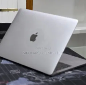 New Laptop Apple MacBook Pro 2017 16GB Intel Core i5 SSD 512GB