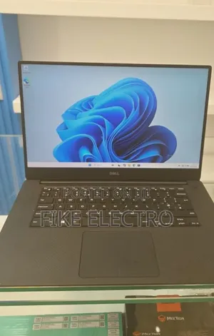 New Laptop Dell Precision 5530 16GB Intel Xeon SSD 512GB