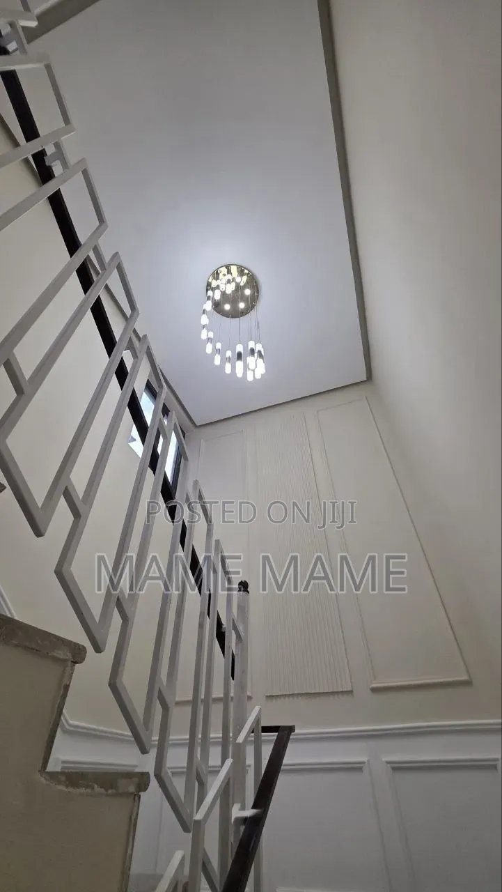 5bdrm House in Addis Abeba, Bole for sale