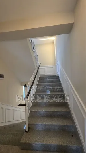 5bdrm House in Addis Abeba, Bole for sale