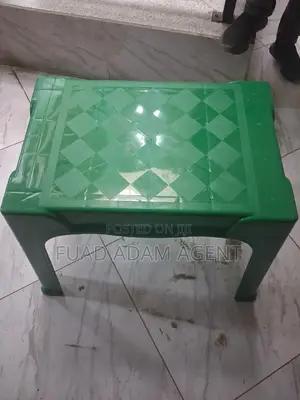 Rectangular Plastic አራት ማዕዘን የፕላስቲክ ጠረጴዛ