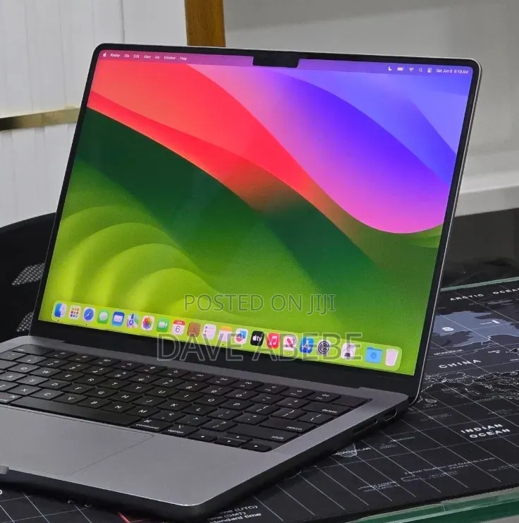 New Laptop Apple MacBook Pro 2023 M3 8GB Apple M3 SSD 512GB
