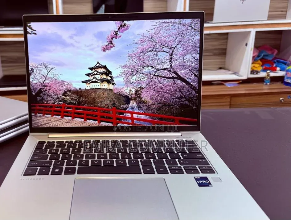 New Laptop HP EliteBook 840 8GB Intel Core i7 SSD 1T