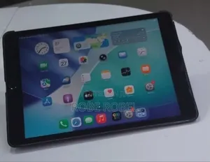 New Apple iPad 9.7 64 GB Black