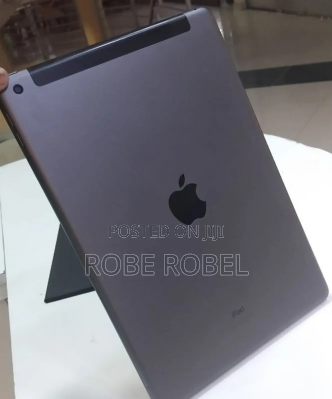 New Apple iPad 9.7 64 GB Black