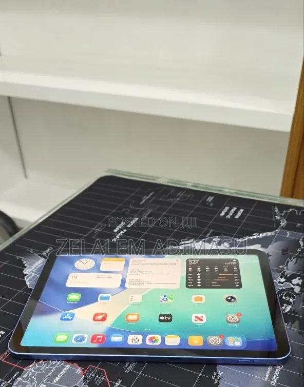 New Apple iPad (2025) 128 GB Silver