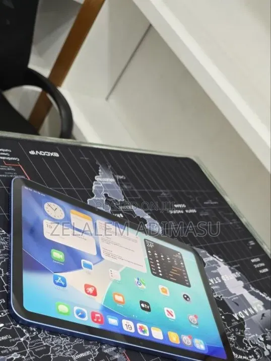 New Apple iPad (2025) 128 GB Silver