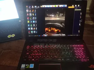 Laptop Asus ROG Strix G15 8GB Intel Core 7 SSD 256GB
