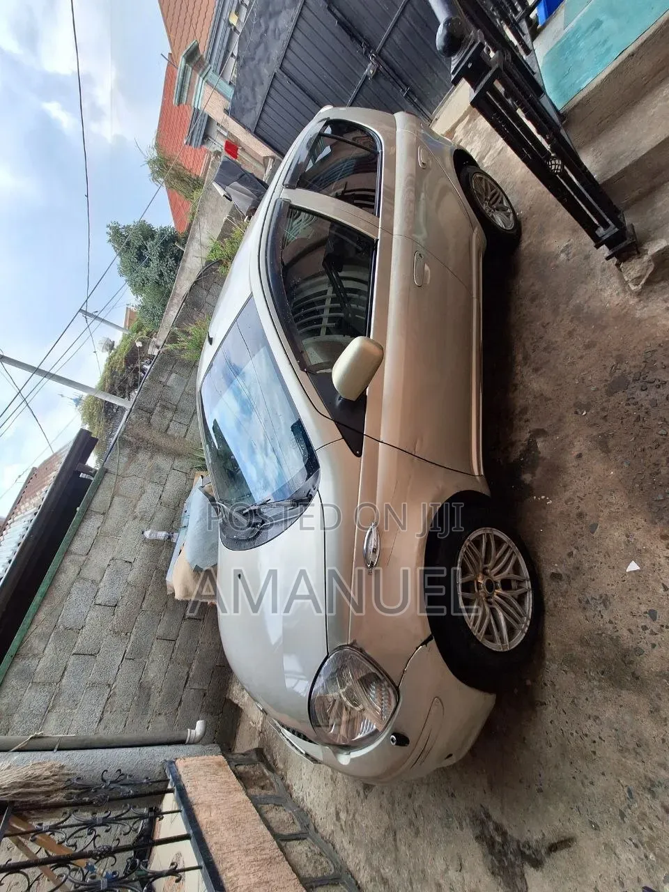 Toyota Vitz 2002 Gold