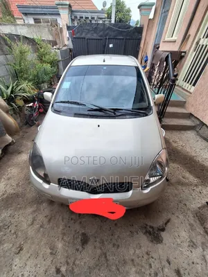 Toyota Vitz 2002 Gold