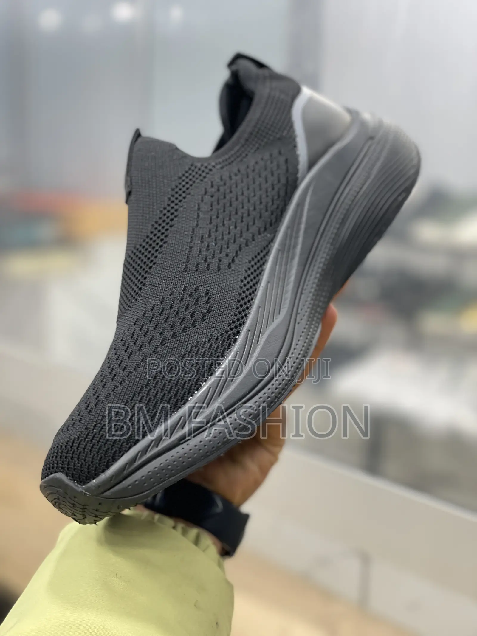 Skechers Max Cushioning: Sleek All-Black