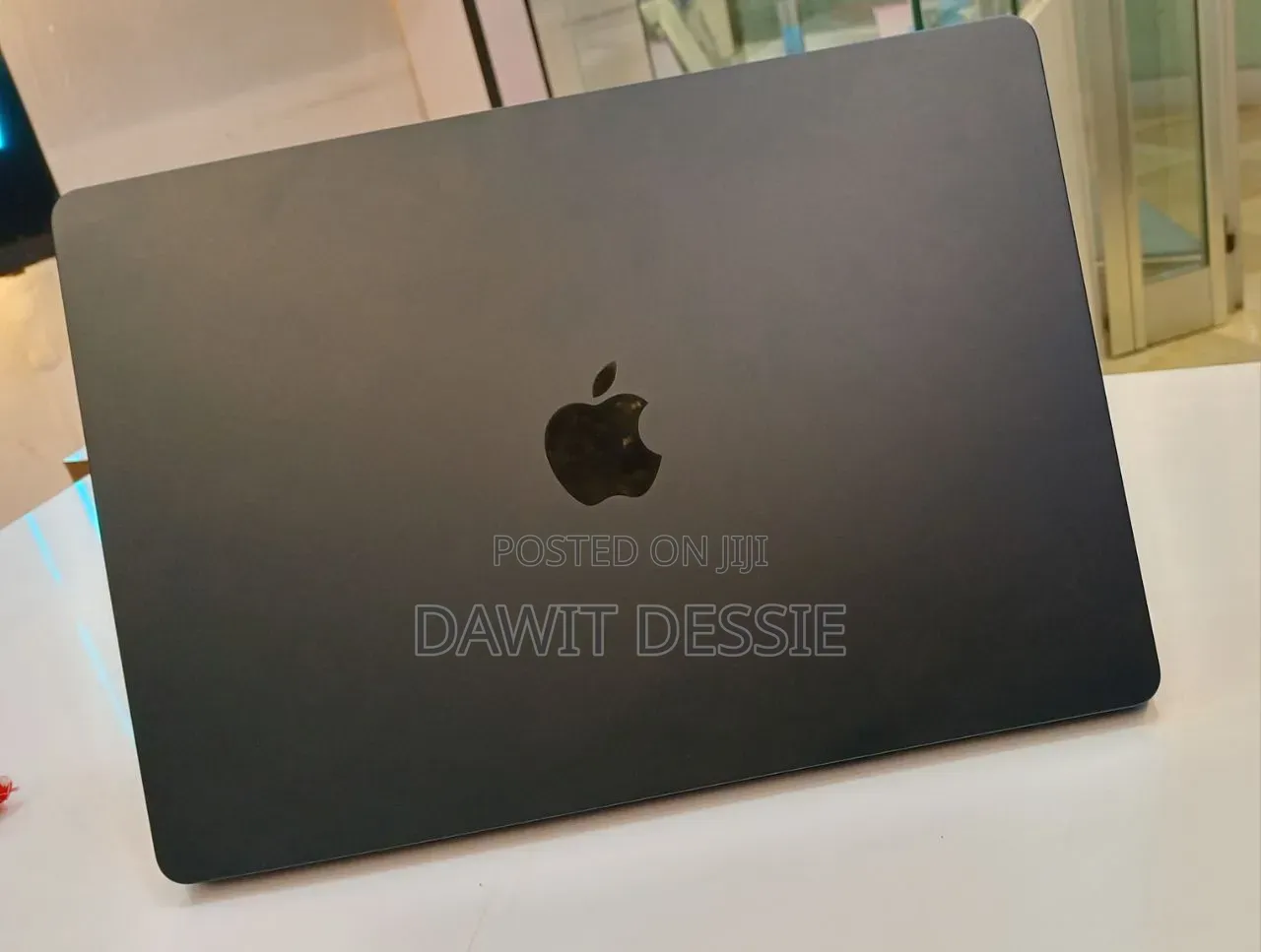 New Laptop Apple MacBook Air 2024 M3 8GB Apple M3 SSD 256GB