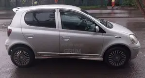 Toyota Vitz 1.0 FWD 3dr 2004 Silver
