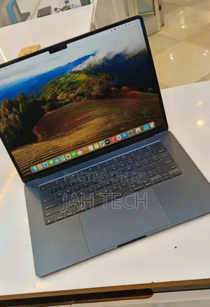 New Laptop Apple MacBook Air 2024 M3 8GB Apple M3 SSD 256GB