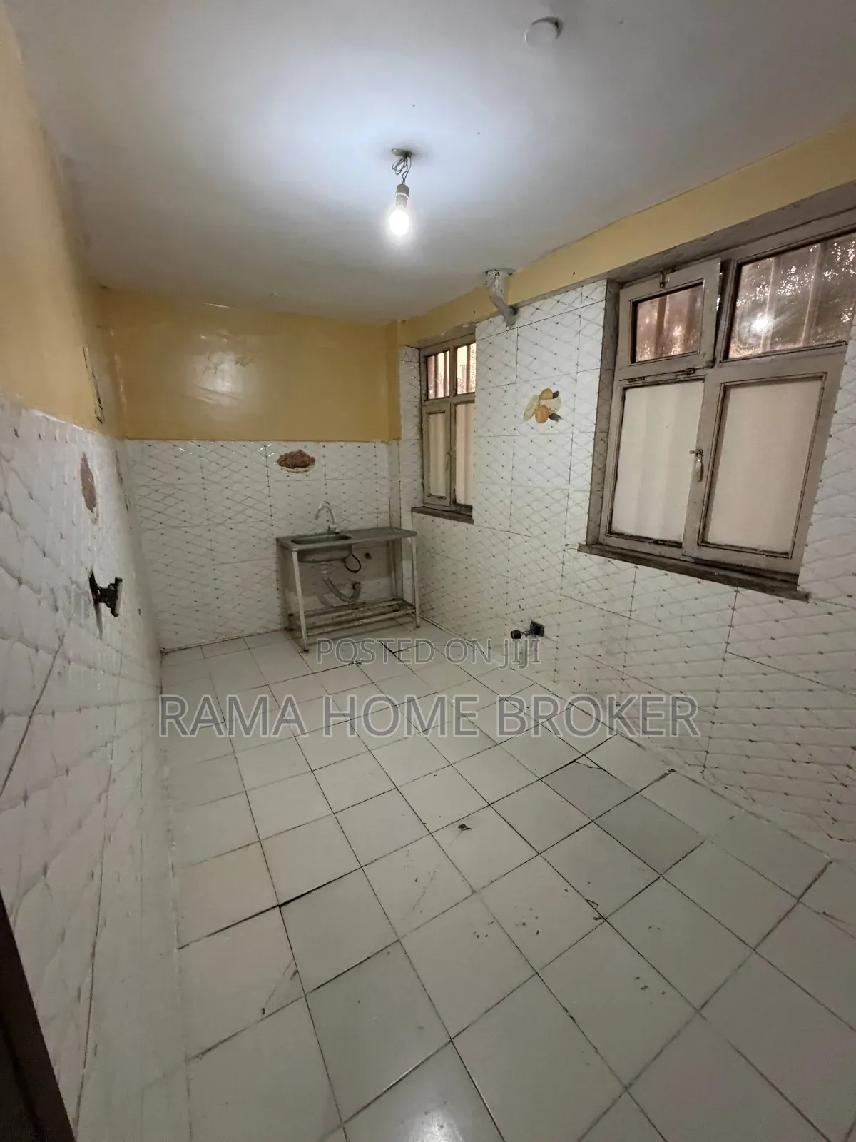 Furnished 3bdrm Condo in አራብሳ ኮንዶሚኒየም, Yeka for sale