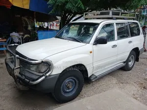 Toyota Land Cruiser 2004 Off white