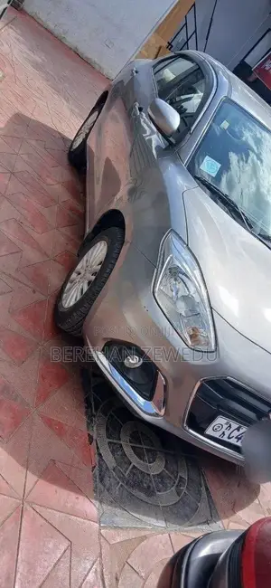 Suzuki Dzire 2022 Silver