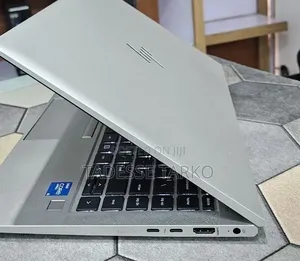 New Laptop HP EliteBook 840 G8 16GB Intel Core i5 SSD 512GB