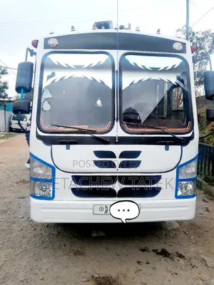 Isuzu NQR 2001 White