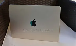 Laptop Apple MacBook Air 2022 M2 8GB Apple M2 SSD 256GB