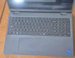 Laptop Dell Latitude 3550 16GB Intel Core i7 SSD 512GB