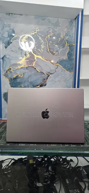 New Laptop Apple MacBook Pro 2021 M1 32GB Apple M1 SSD 512GB
