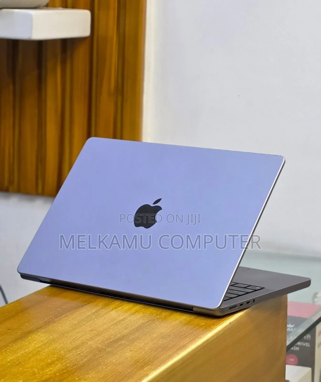 New Laptop Apple MacBook Pro 2021 M1 16GB Apple M1 SSD 1T