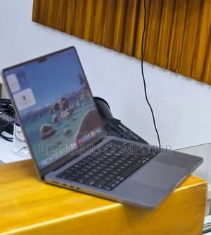 New Laptop Apple MacBook Pro 2021 M1 16GB Apple M1 SSD 1T