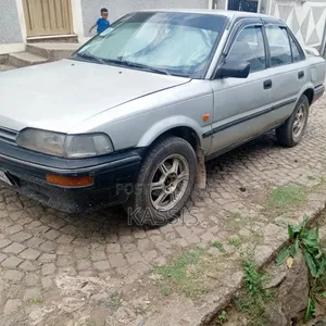 Toyota Corolla 1990 Silver