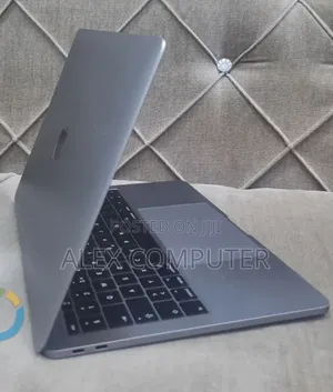 New Laptop Apple MacBook Pro 2017 16GB Intel Core i5 SSD 512GB