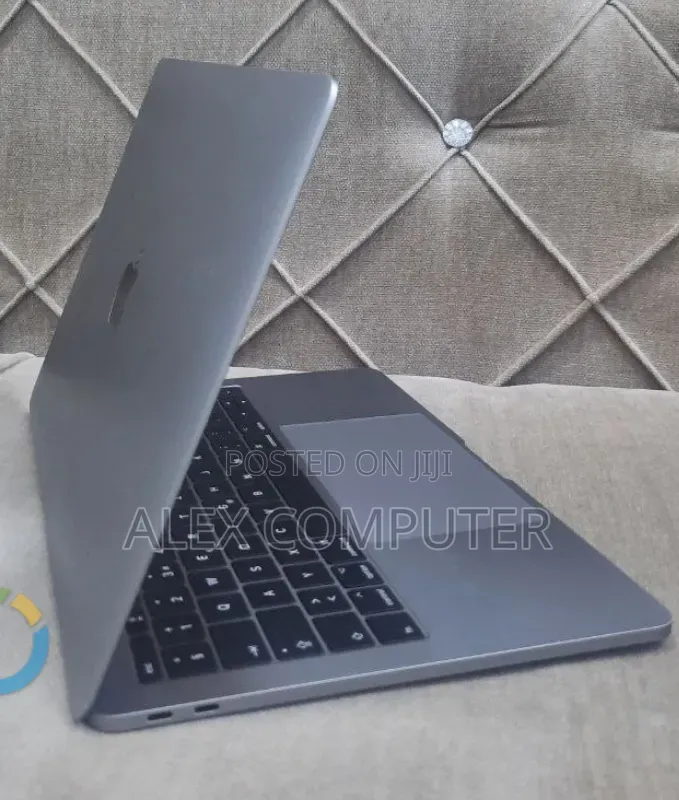 New Laptop Apple MacBook Pro 2017 16GB Intel Core i5 SSD 512GB