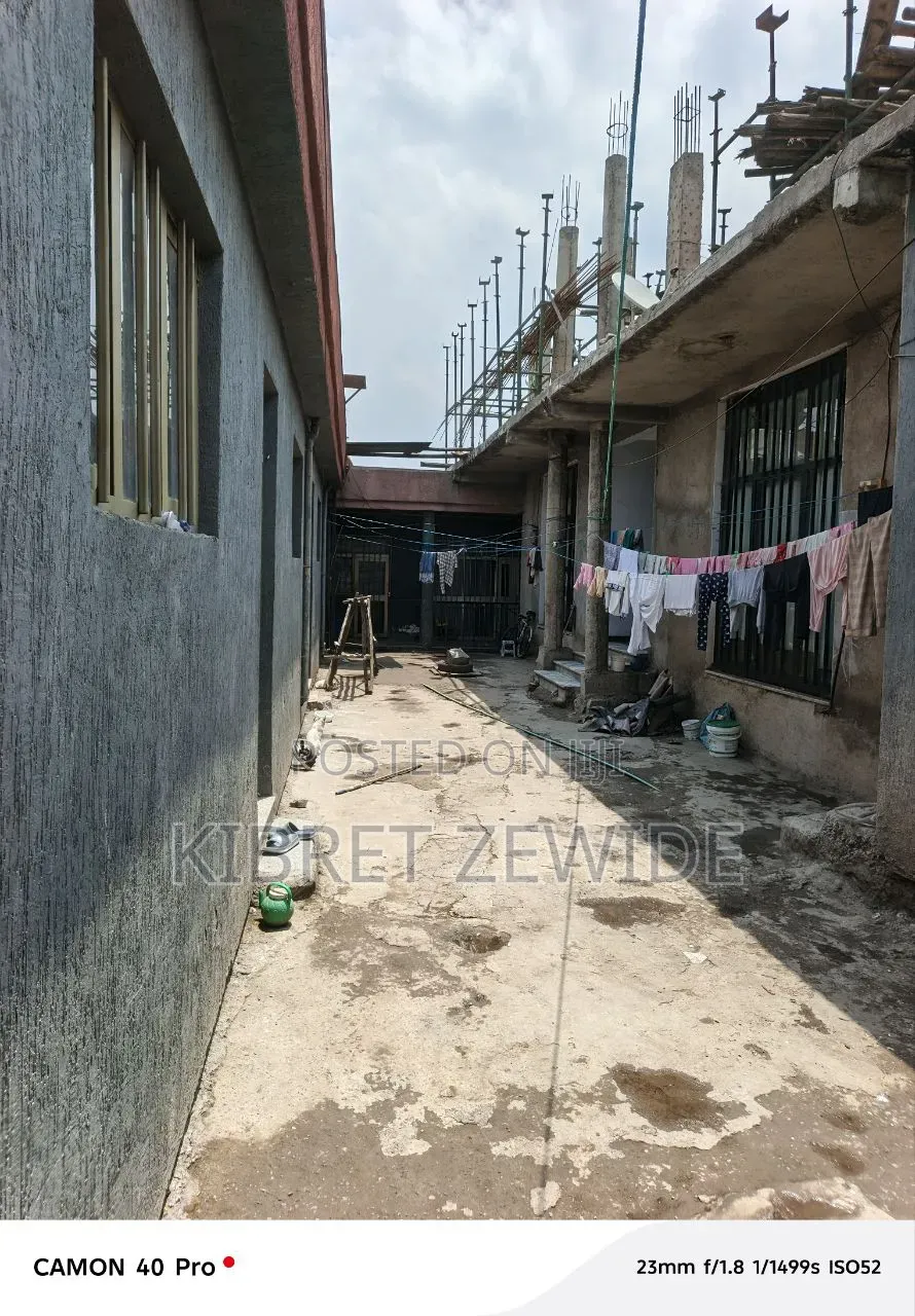 Furnished 10bdrm House in Kibert Zewdie, Yeka for sale